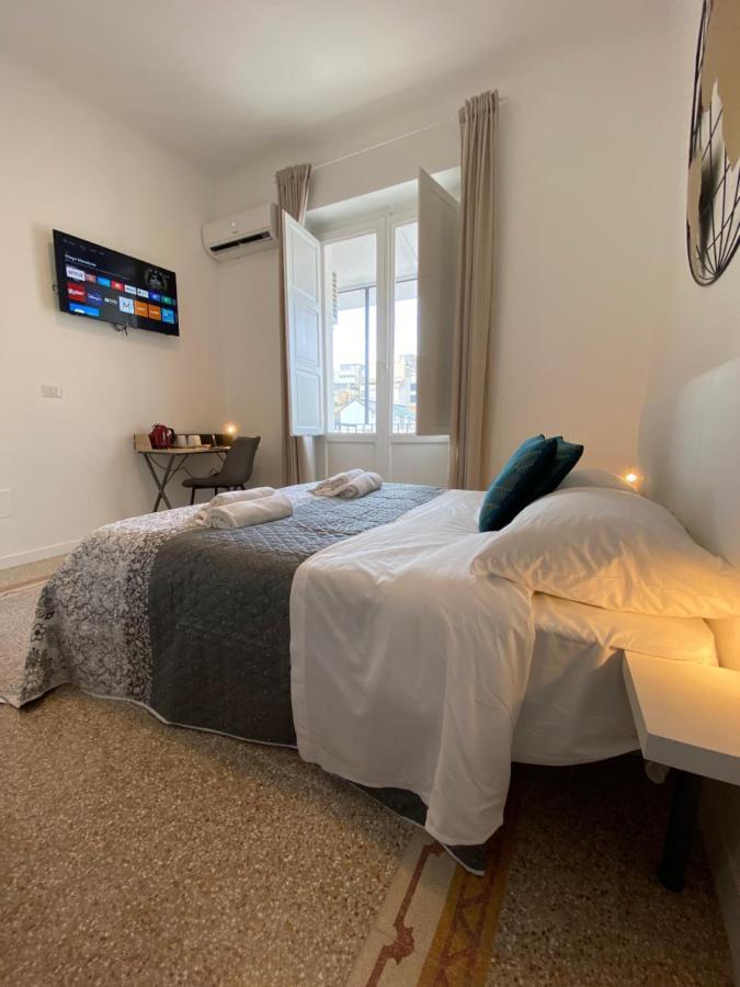 Hotel Cavour 221 - Central Station Bari Zewnętrze zdjęcie
